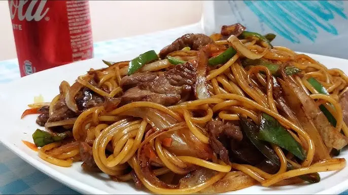 Stir Fried Spaghetti w/ Beef in Black Pepper Sauce / Spaghetti sautés au bœuf sauce poivre noir