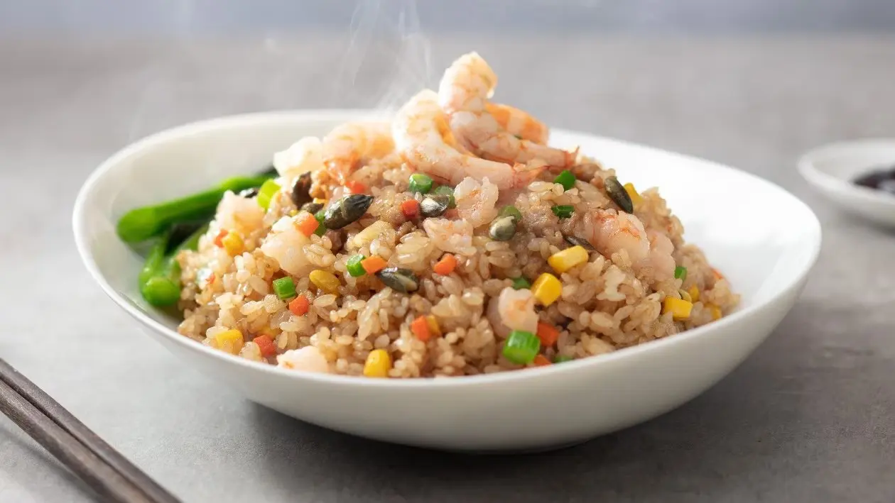 Fried Rice w/ Seafood & Pineapple / Riz sauté fruits de mer et ananas